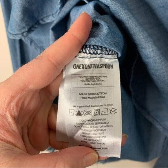 FREE PEOPLE One Teaspoon Chambray Button Down Denim Shirt Frayed Blue Size XS - Picture 15 of 16